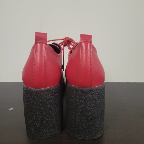 Chucky tie up red heel shoes 9.5 - Picture 4 of 7